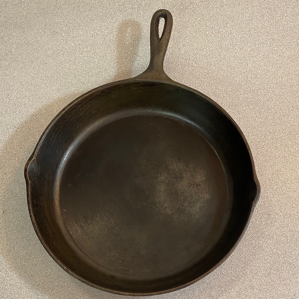 Vintage Cast Iron Skillet - Dark Brown